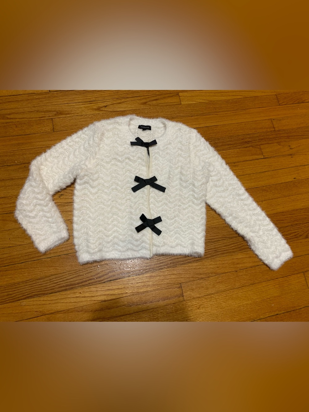 Calligraphie Women's Cream Fuzzy Bow Front Cardigan Sweater Size Large